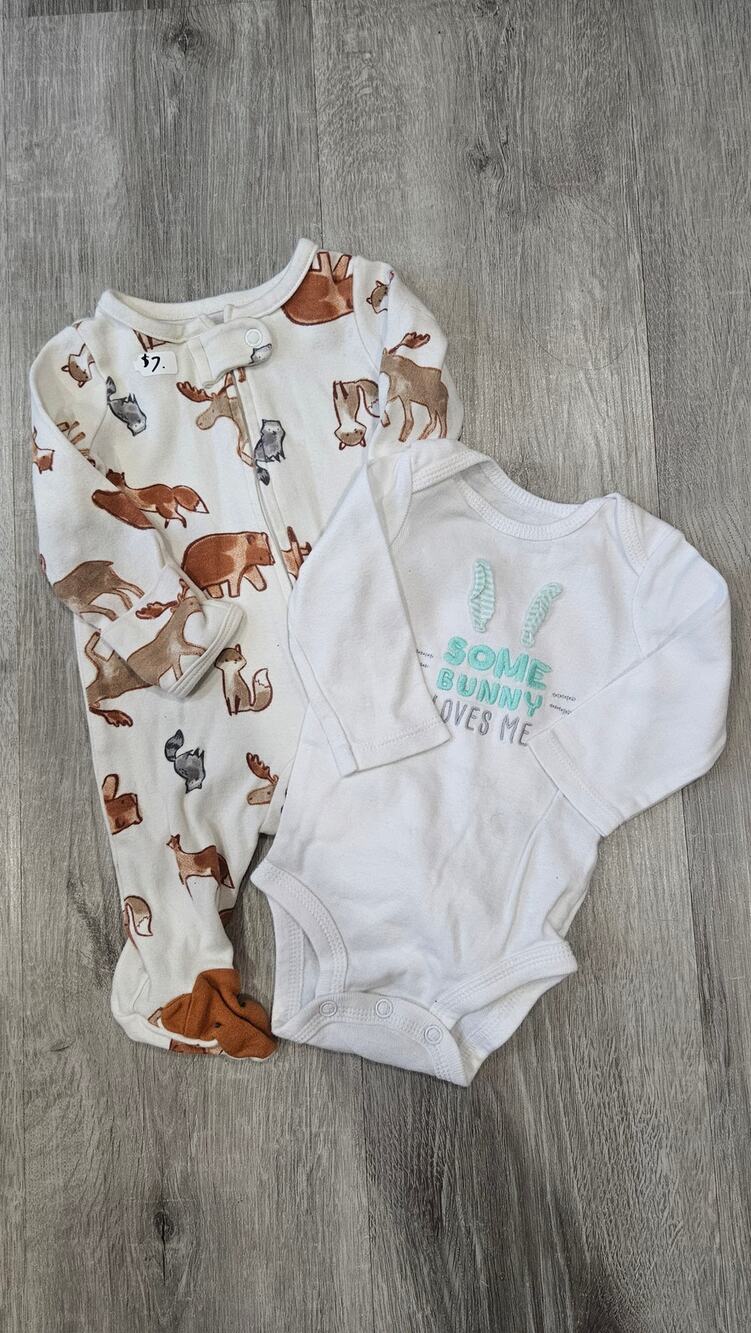 Carter's Newborn Pack of Onesie and Body Suit Bundle
